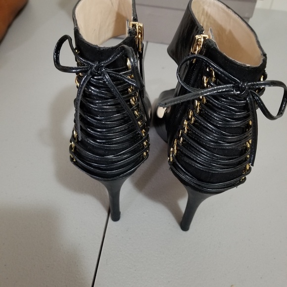 Beautiful Guess Sandal never worn - Picture 7 of 7